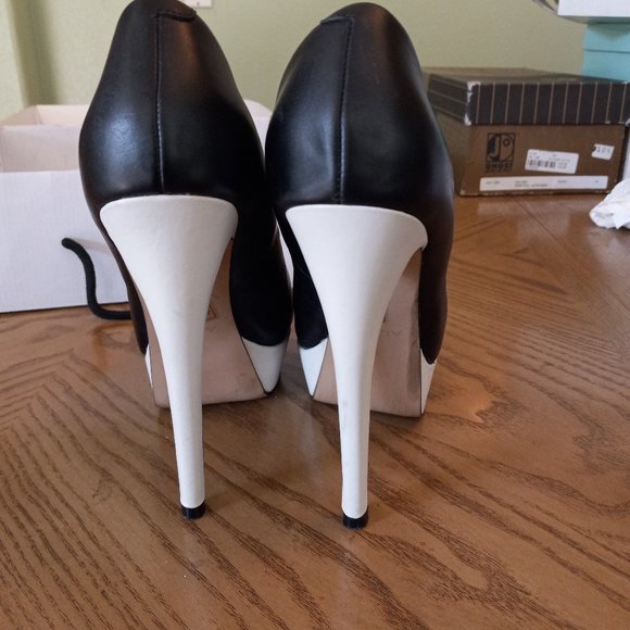 Aldo Black and White Platform Heels - Picture 2 of 3
